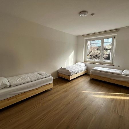 Love Johann Düsseldorf Extérieur photo