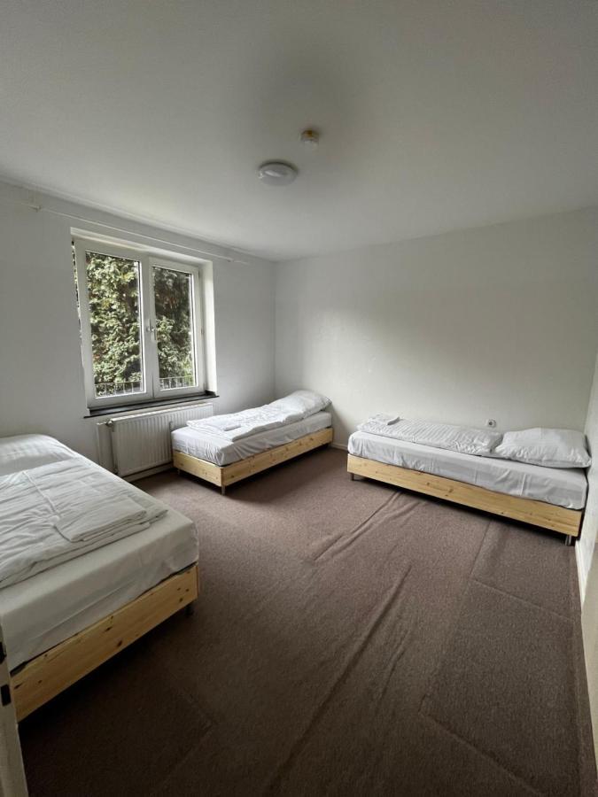 Love Johann Düsseldorf Extérieur photo