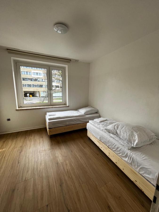 Love Johann Düsseldorf Extérieur photo
