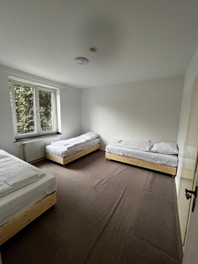 Love Johann Düsseldorf Extérieur photo